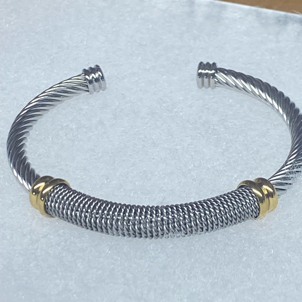 Elegant Silver and Gold Bracelet